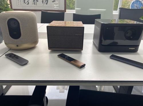 4K超高清智能投影儀極米R(shí)S Pro2、峰米V10、當(dāng)貝X3 Pro，誰(shuí)最值得入手？